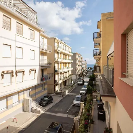 La Terrazza Di Kicca 150 Mt From Sea Apartment
