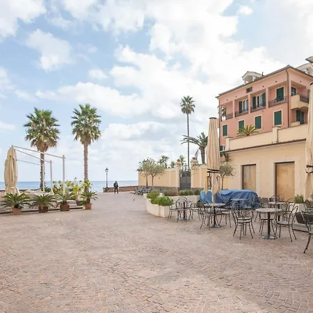 La Terrazza Di Kicca 150 Mt From Sea Апартаменты